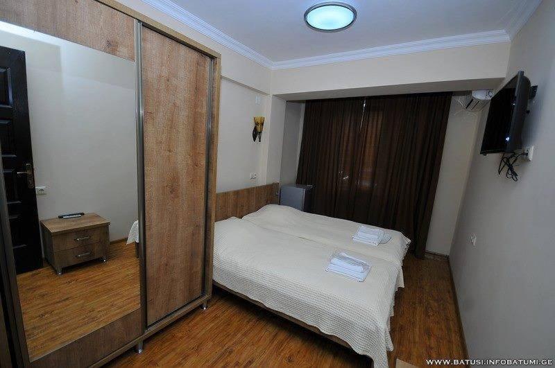 Batusihotel Batumi Exterior photo